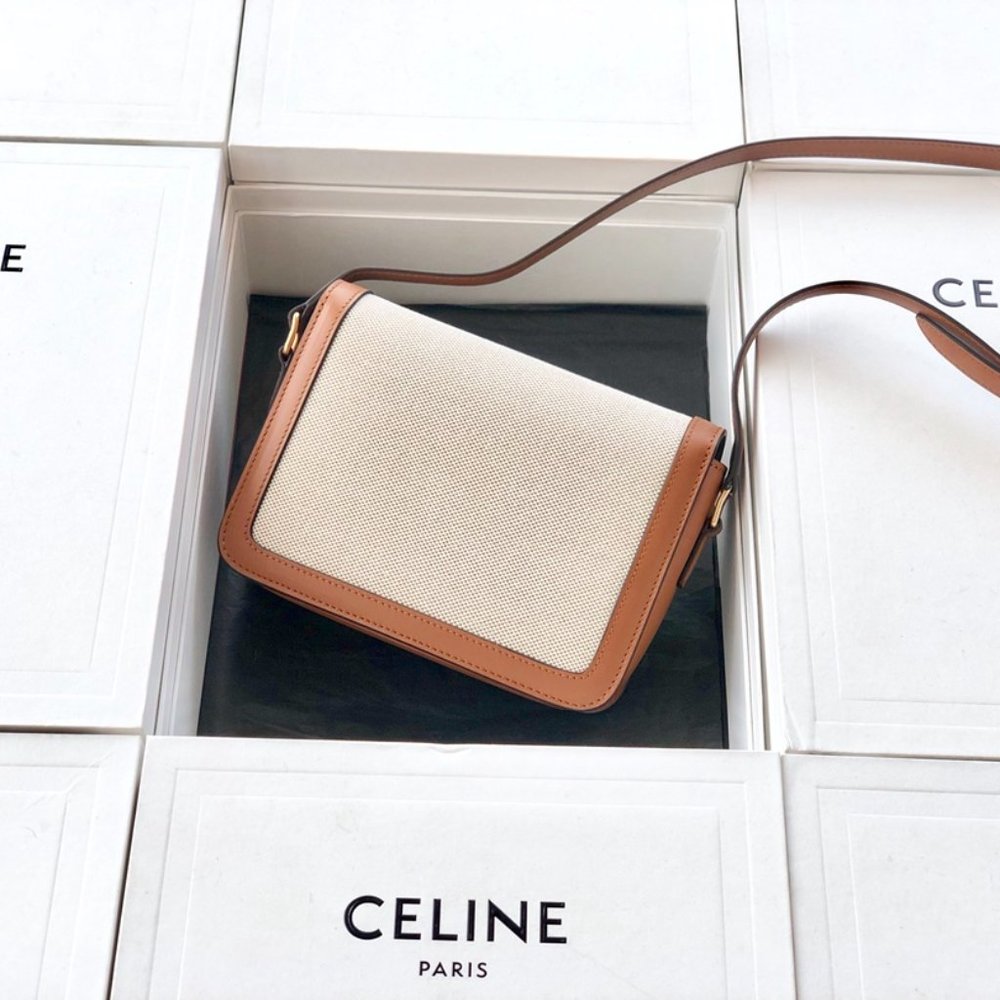 celine MEDIUM TRIOMPHE BAG model: 188423 - Picture 3 of 9